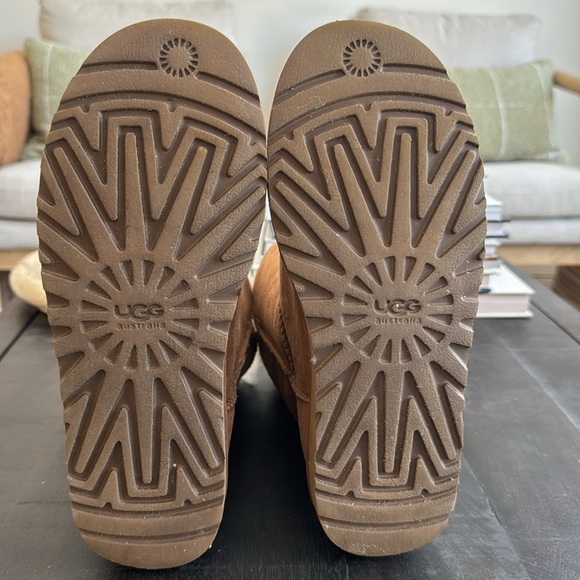 Women’s UGG Bailey Button Boots in Chestnut - Picture 10 of 11